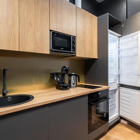 Lienes Iela Gem 1Br Apartment With Fireplace In Historic Unesco Center Riga Ngoại thất bức ảnh