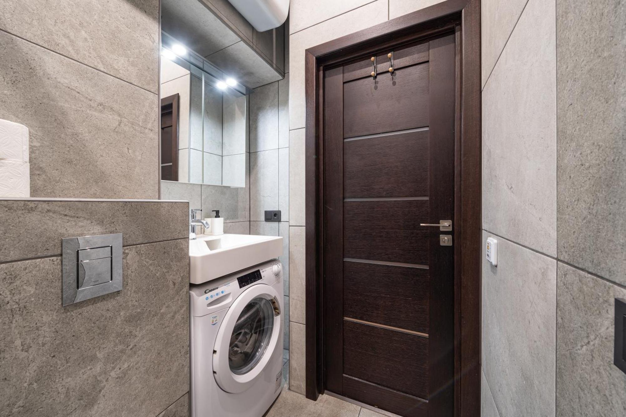 Lienes Iela Gem 1Br Apartment With Fireplace In Historic Unesco Center Riga Ngoại thất bức ảnh