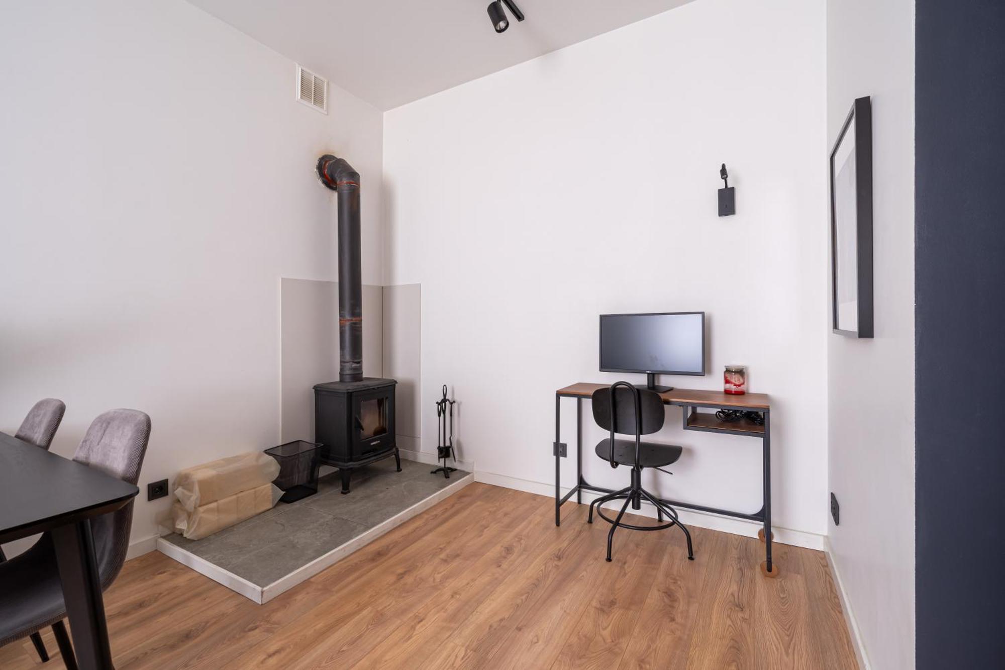 Lienes Iela Gem 1Br Apartment With Fireplace In Historic Unesco Center Riga Ngoại thất bức ảnh
