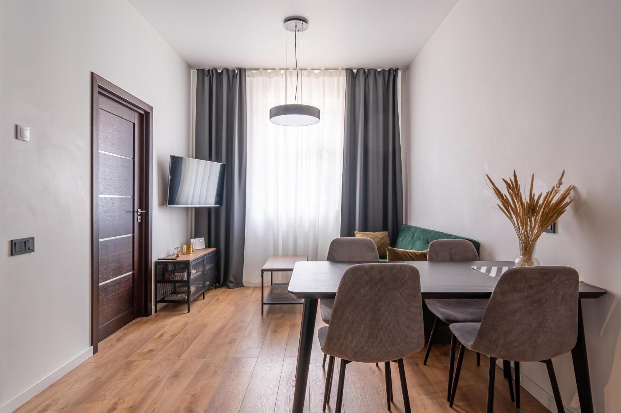 Lienes Iela Gem 1Br Apartment With Fireplace In Historic Unesco Center Riga Ngoại thất bức ảnh