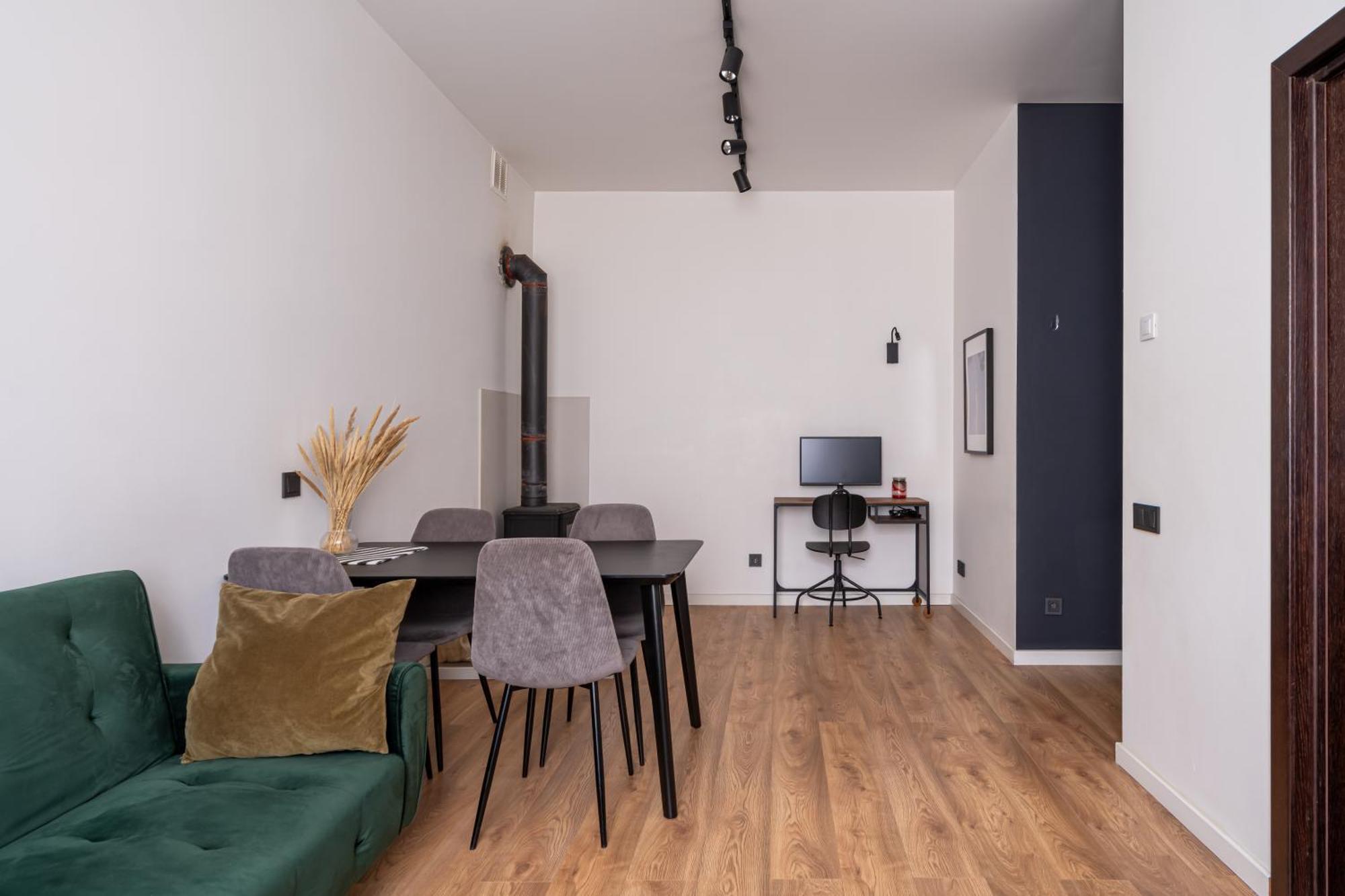 Lienes Iela Gem 1Br Apartment With Fireplace In Historic Unesco Center Riga Ngoại thất bức ảnh