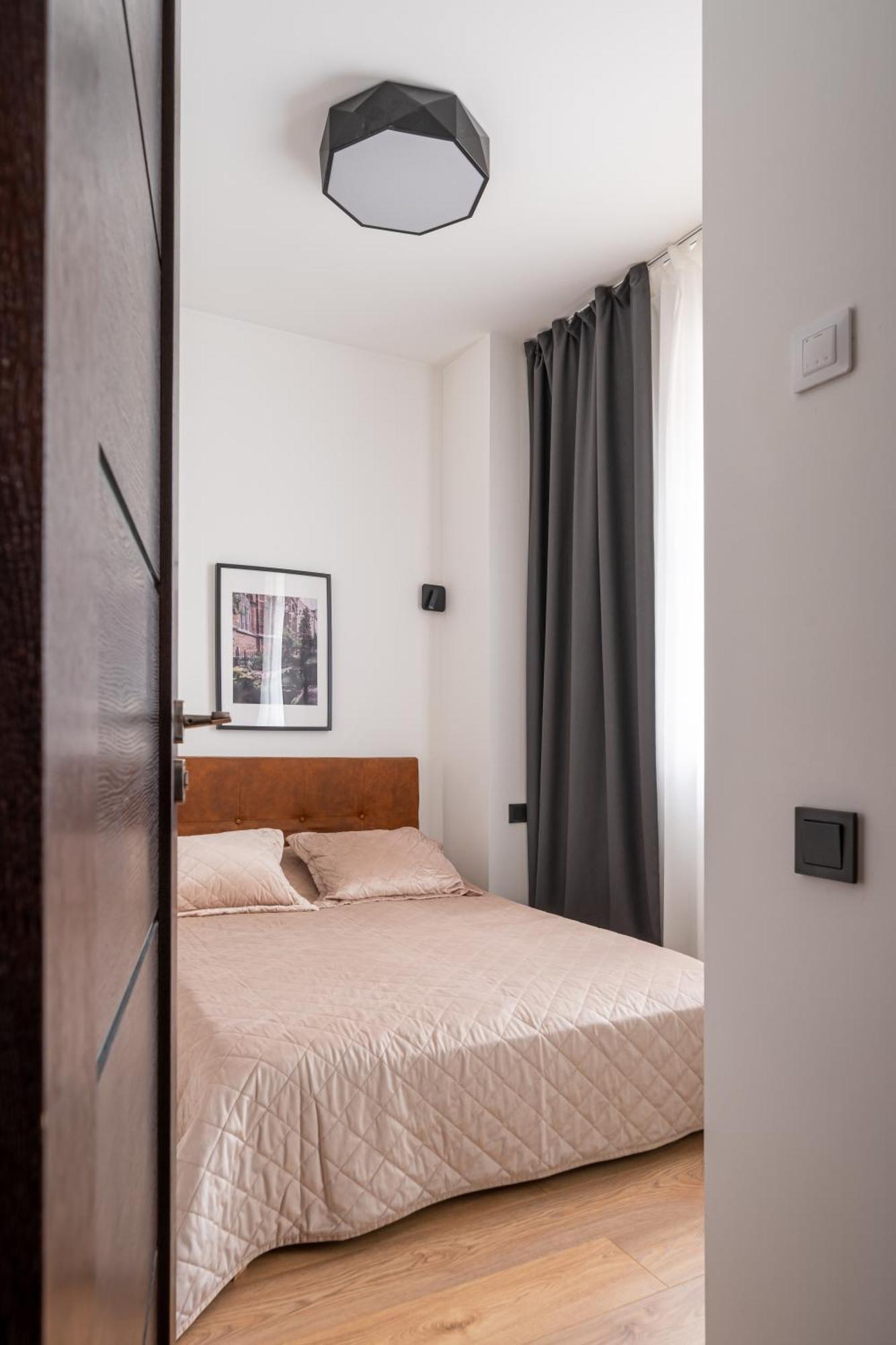 Lienes Iela Gem 1Br Apartment With Fireplace In Historic Unesco Center Riga Ngoại thất bức ảnh